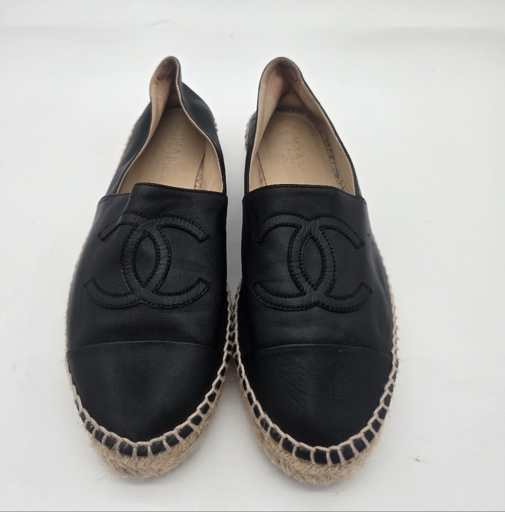CHANEL Black Leather CC Logo Espadrille Flats 37